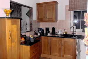 11a CASA PAVÃO - Kitchen with hatch to the dining area