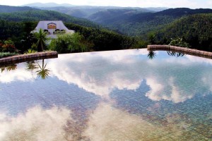 62c SALGADINHO - Pool atmosphere on a cloudy day in AUTUMN