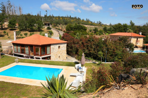 piscina com agua 2